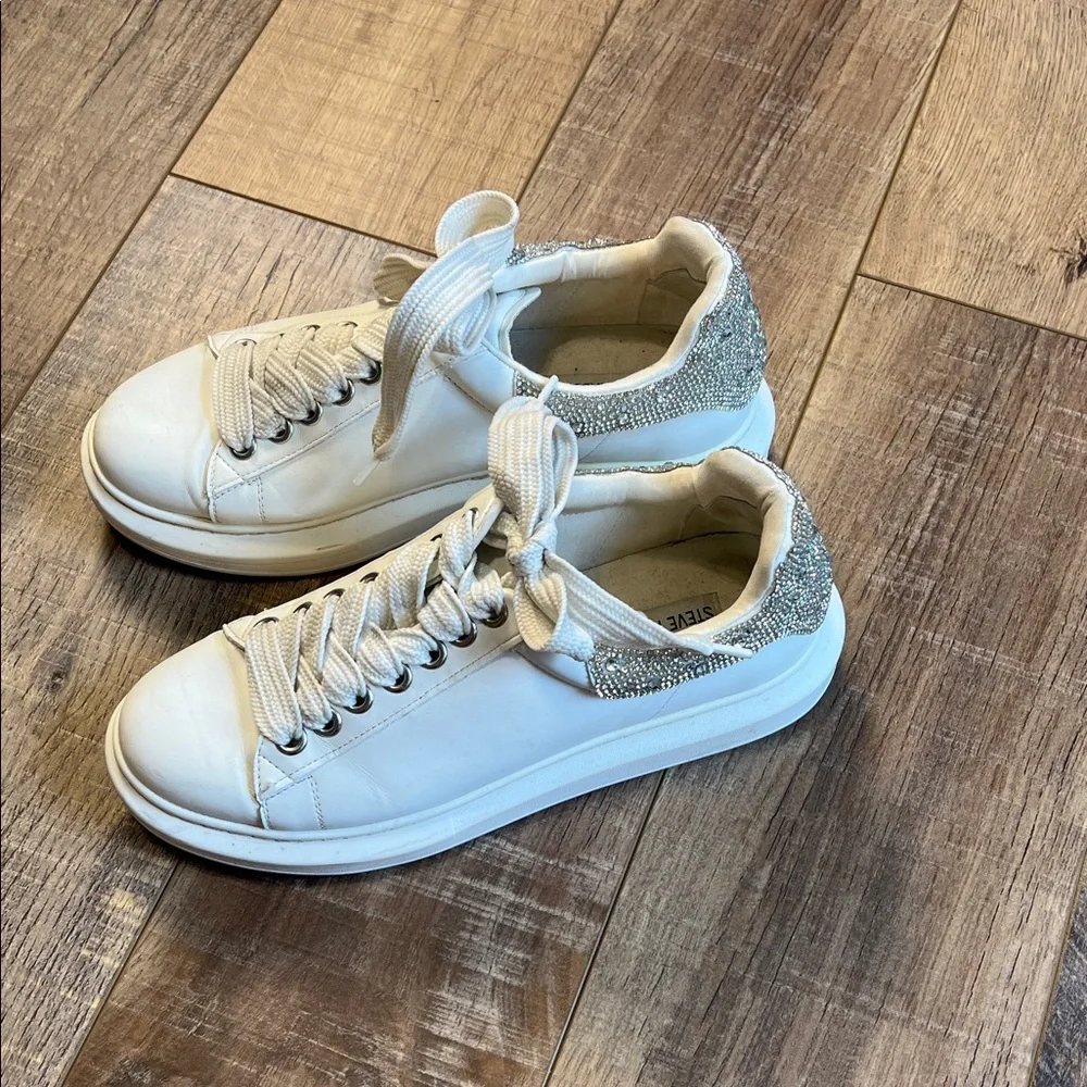 Steve Madden Gaines White Leather Sneaker With Bling Rhinestones Size 10